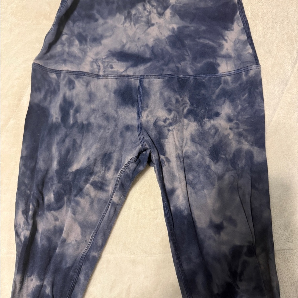 Lululemon Athletica Blue Tie-Dye Leggings